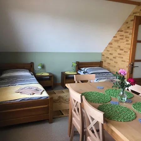 Vanessa U Podnoza Gor, Nad Jeziorem Czorsztynskim